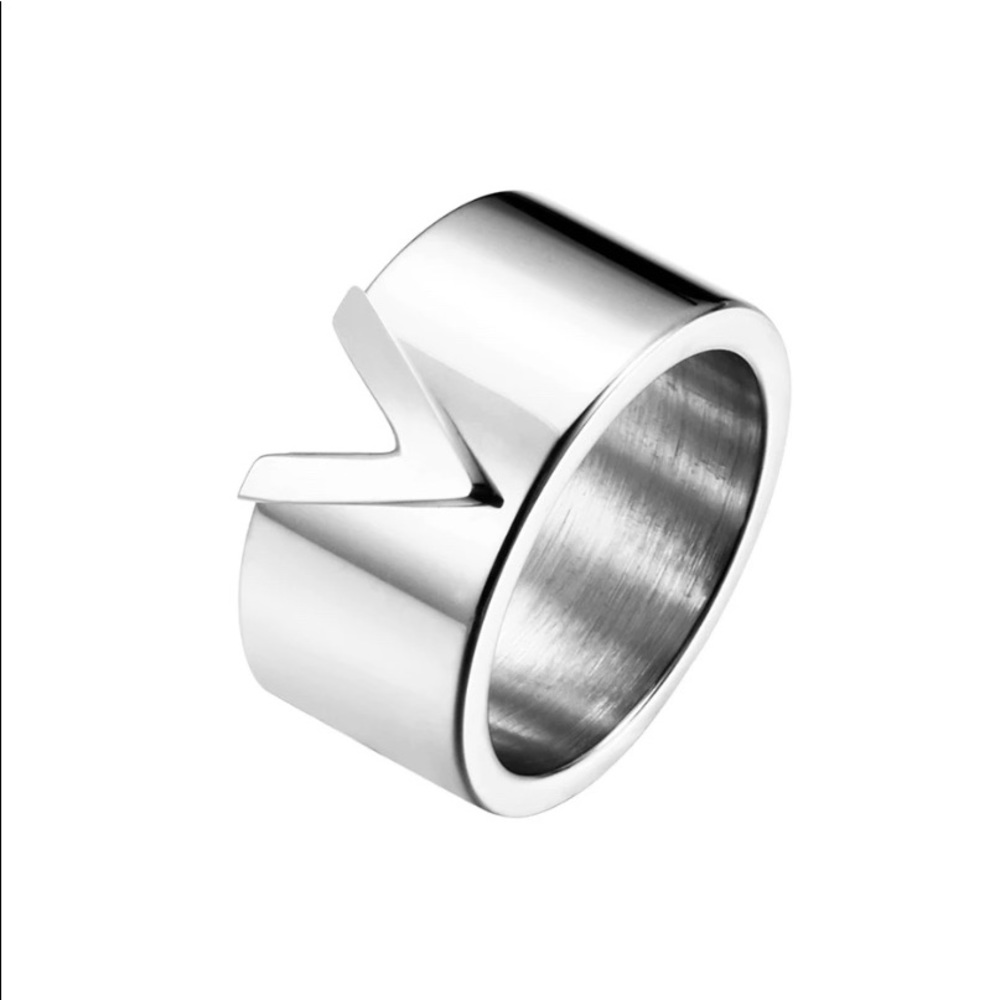 V Ring